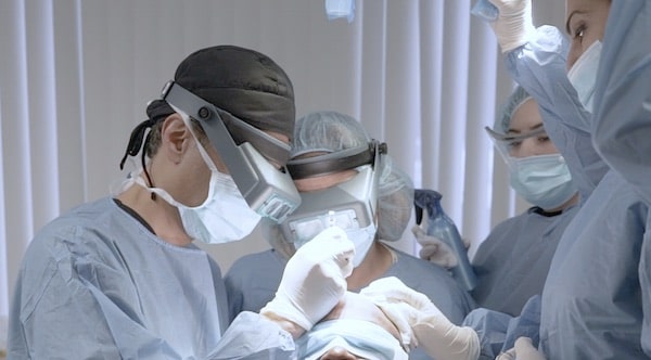 Dr. Mohebi discusses FUE hair transplants on online series